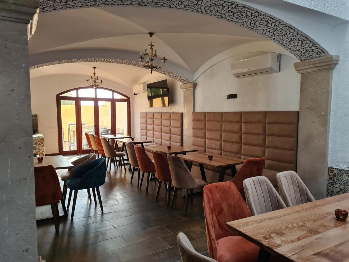 Mahdia - Baghdadi - Laourient Apartments, Restaurant, Cafe Exterior photo