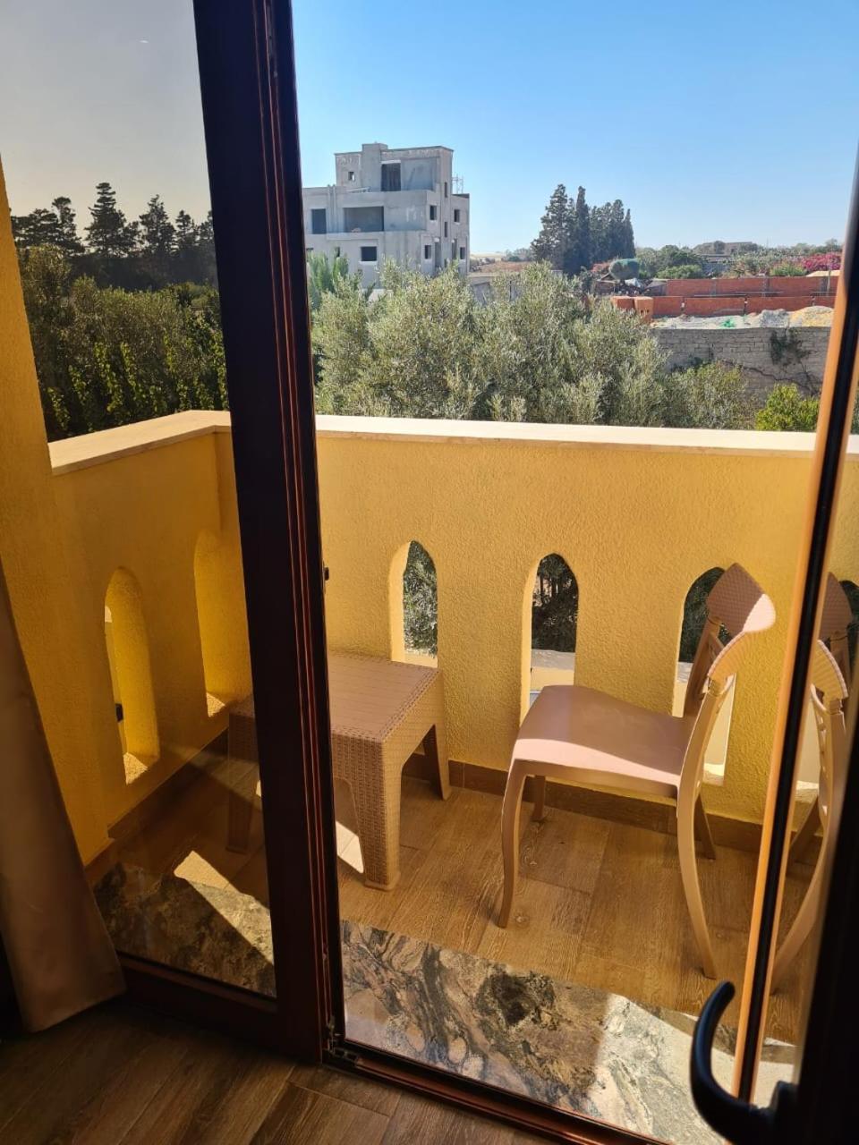 Mahdia - Baghdadi - Laourient Apartments, Restaurant, Cafe Exterior photo