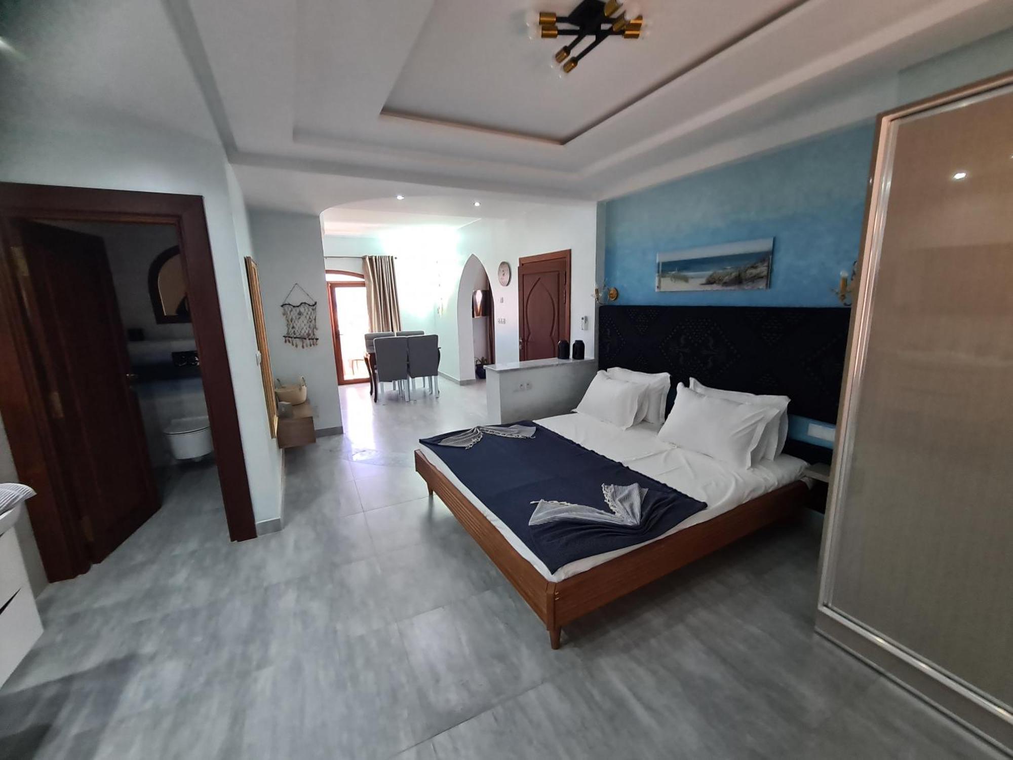 Mahdia - Baghdadi - Laourient Apartments, Restaurant, Cafe Room photo