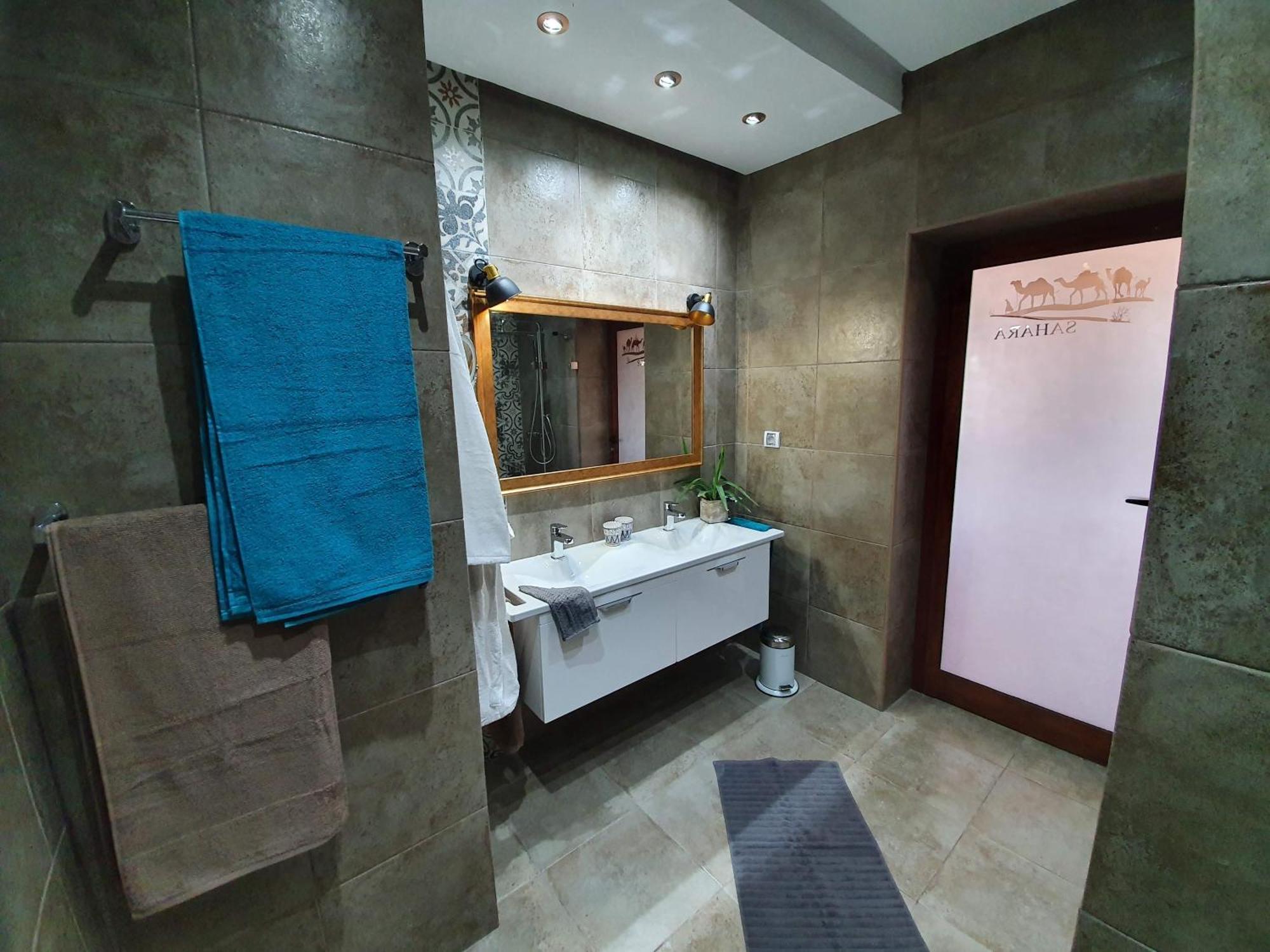 Mahdia - Baghdadi - Laourient Apartments, Restaurant, Cafe Room photo