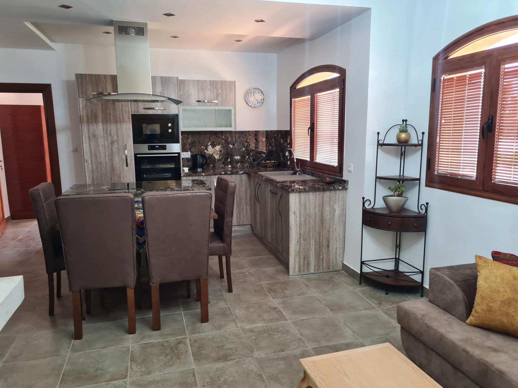 Mahdia - Baghdadi - Laourient Apartments, Restaurant, Cafe Room photo
